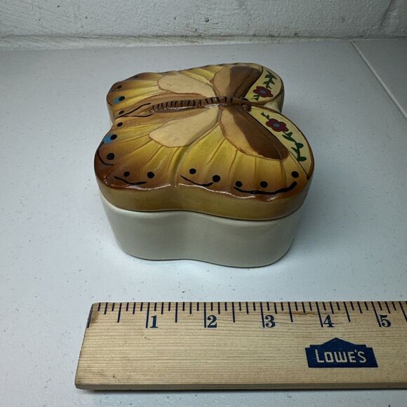 Vintage Ceramic Hand painted Butterfly Shaped Trinket Box - Picture 3 of 6